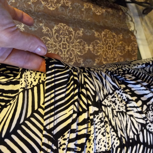 Cap sleeve dress - Picture 3 of 6